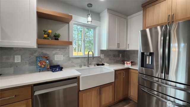 337 Mount Olympus Avenue SE, Ocean Shores, WA 98569