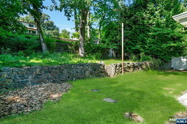 265 Jefferson Avenue, Cresskill, NJ 07626