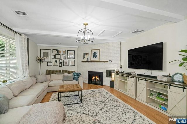 265 Jefferson Avenue, Cresskill, NJ 07626