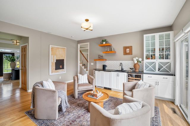 215 E Beechwood COURT, Mequon, WI 53092