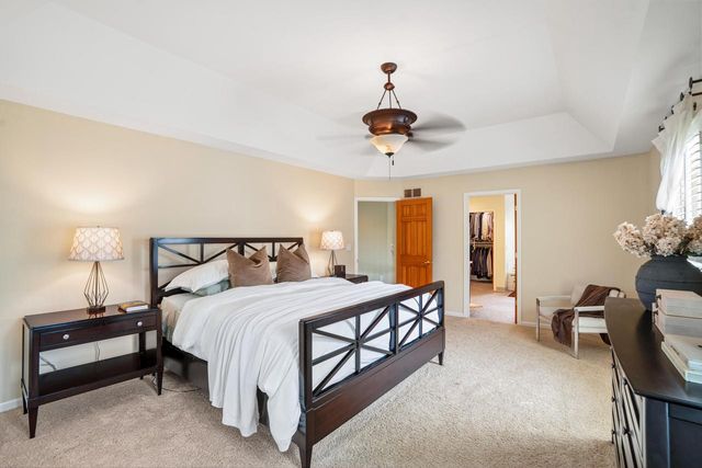 215 E Beechwood COURT, Mequon, WI 53092