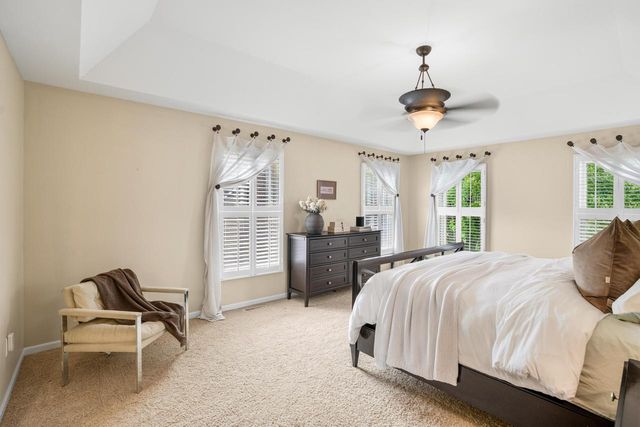 215 E Beechwood COURT, Mequon, WI 53092