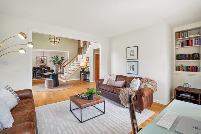 215 E Beechwood COURT, Mequon, WI 53092