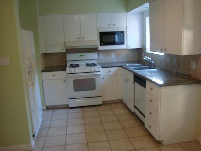 143 Whipple Drive, Bellaire, TX 77401