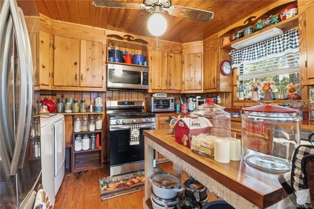 8110 SW 88TH LANE, Trenton, FL 32693