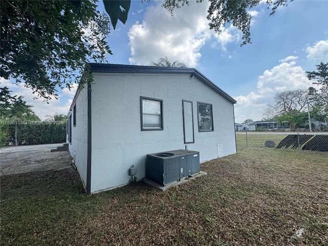 19800 SW 180th Avenue 379, Miami, FL 33187