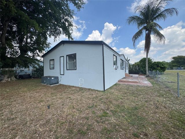 19800 SW 180th Avenue 379, Miami, FL 33187