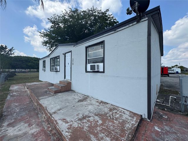 19800 SW 180th Avenue 379, Miami, FL 33187