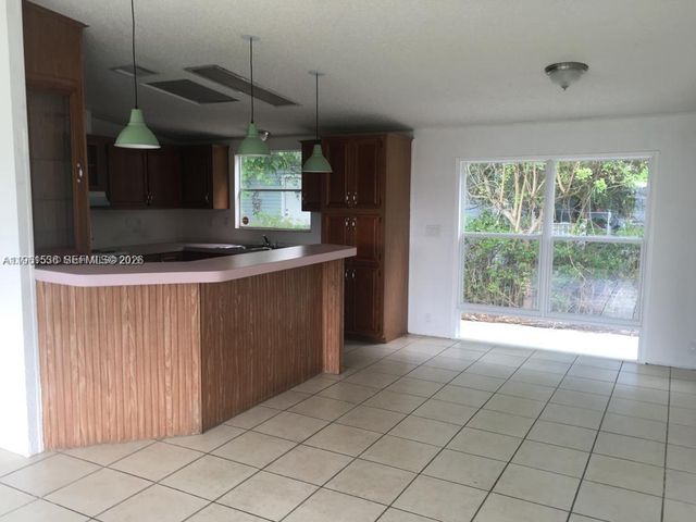 19800 SW 180th Avenue 379, Miami, FL 33187