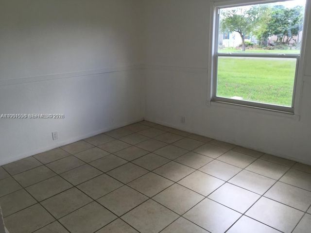 19800 SW 180th Avenue 379, Miami, FL 33187