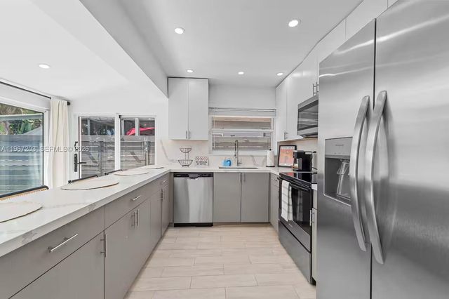 1469 NW 10th St, Dania Beach, FL 33004