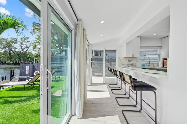 1469 NW 10th St, Dania Beach, FL 33004