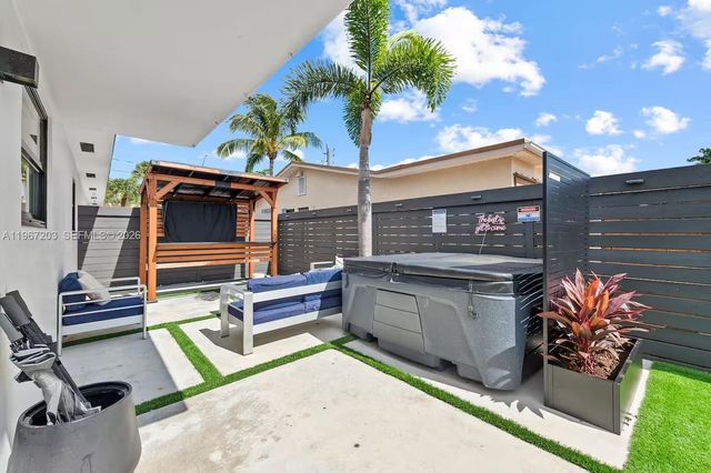 1469 NW 10th St, Dania Beach, FL 33004