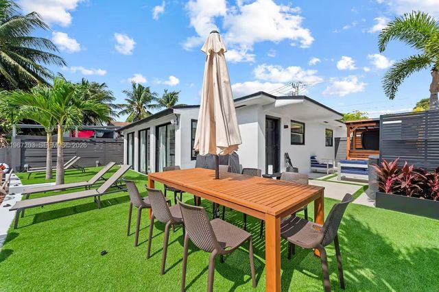 1469 NW 10th St, Dania Beach, FL 33004