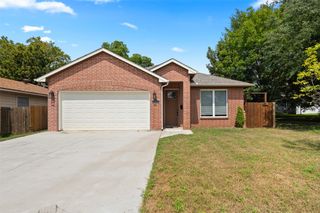 207 W Wilson Avenue, Sherman, TX 75090