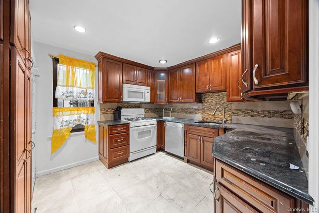 16737 109th Road, Jamaica, NY 11433