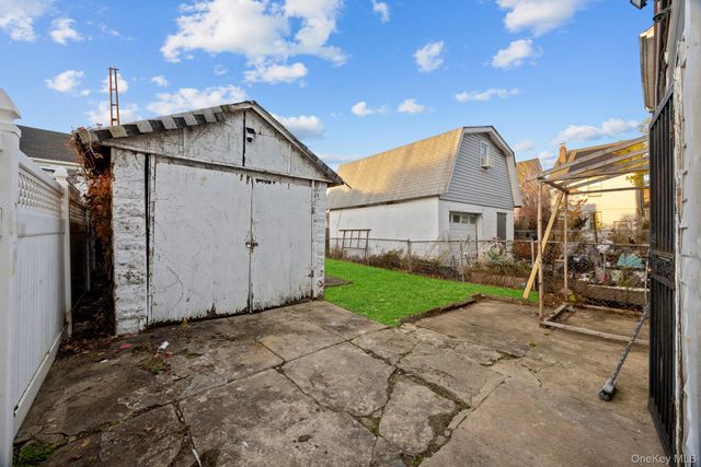 16737 109th Road, Jamaica, NY 11433