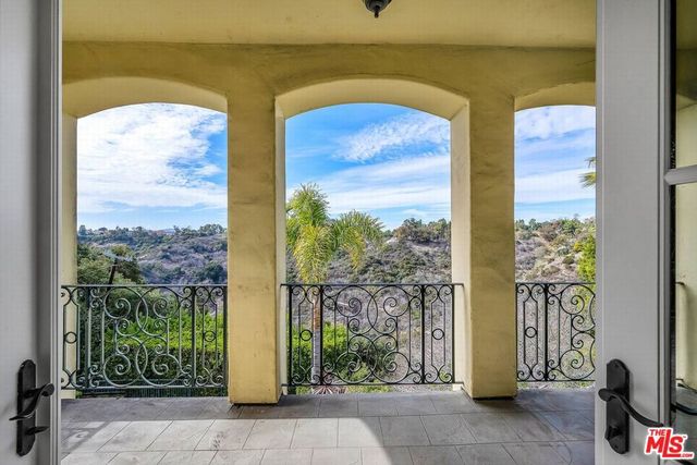 3110 Benedict Canyon Drive, Beverly Hills, CA 90210
