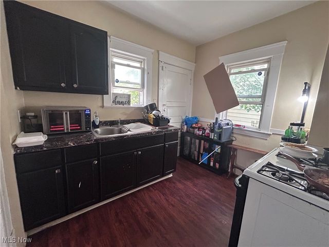 9814 Dunlap Avenue, Cleveland, OH 44105