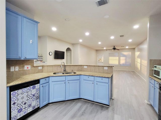 7334 Jacobs Well Drive, Richmond, TX 77407