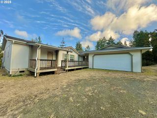 100 RAILROAD Ave, Lakeside, OR 97449