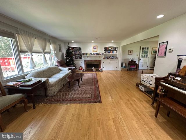 296 OVERHILL DRIVE, Chambersburg, PA 17202