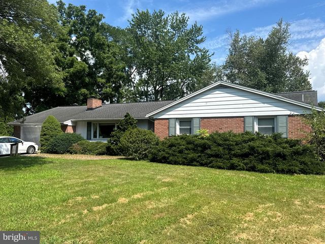 296 OVERHILL DRIVE, Chambersburg, PA 17202