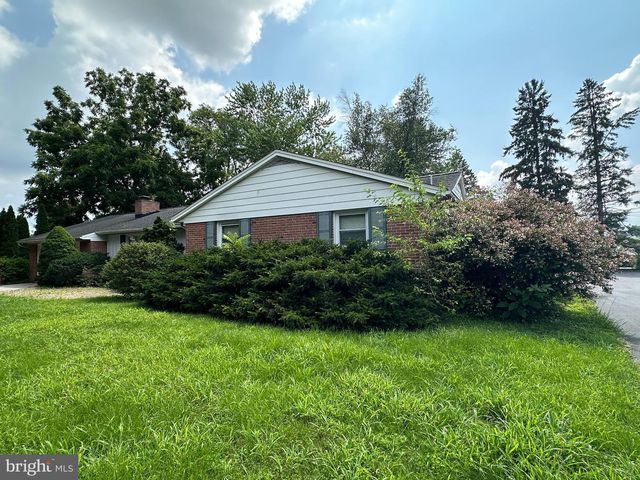 296 OVERHILL DRIVE, Chambersburg, PA 17202