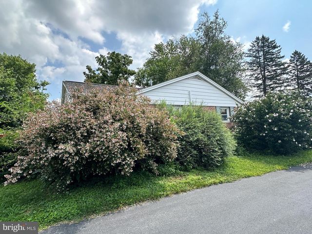 296 OVERHILL DRIVE, Chambersburg, PA 17202