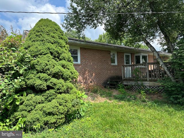 296 OVERHILL DRIVE, Chambersburg, PA 17202