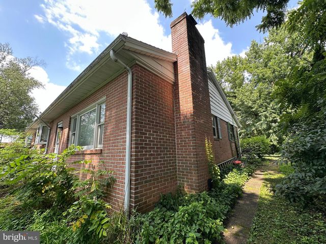 296 OVERHILL DRIVE, Chambersburg, PA 17202