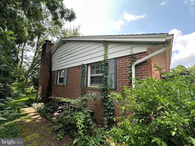296 OVERHILL DRIVE, Chambersburg, PA 17202