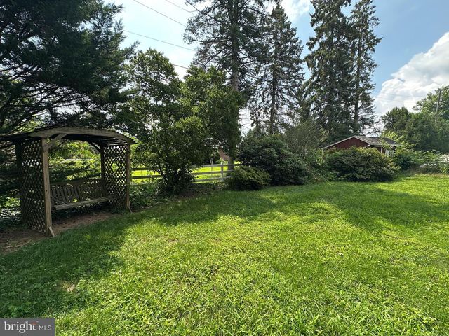 296 OVERHILL DRIVE, Chambersburg, PA 17202