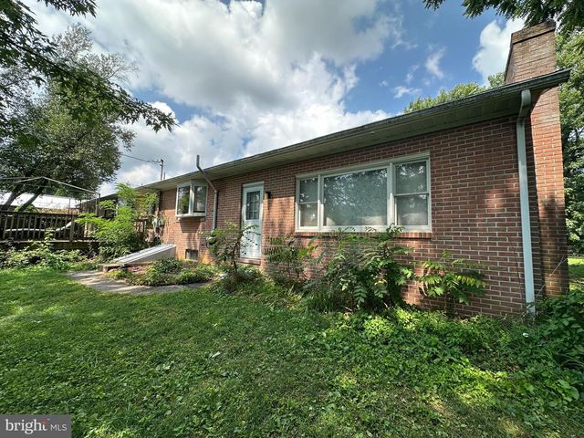 296 OVERHILL DRIVE, Chambersburg, PA 17202