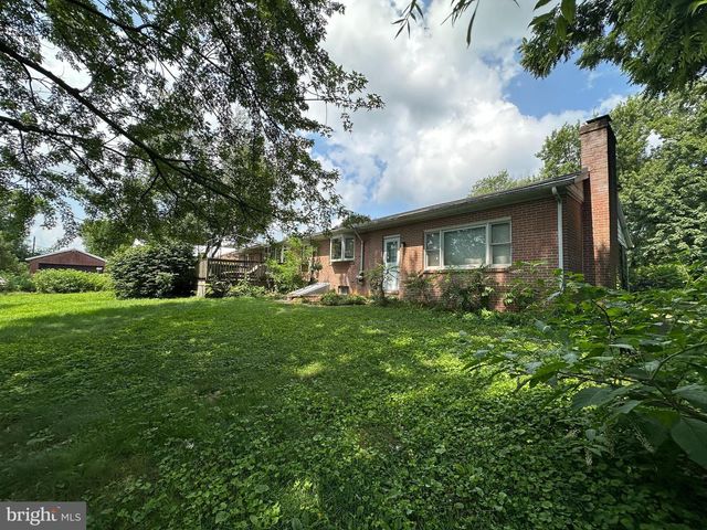 296 OVERHILL DRIVE, Chambersburg, PA 17202