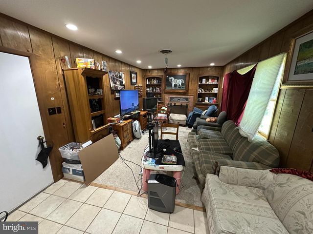 296 OVERHILL DRIVE, Chambersburg, PA 17202