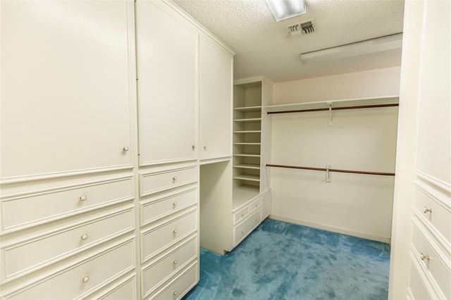 322 E O'bryant Street, Bellville, TX 77418