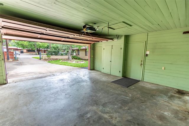 322 E O'bryant Street, Bellville, TX 77418
