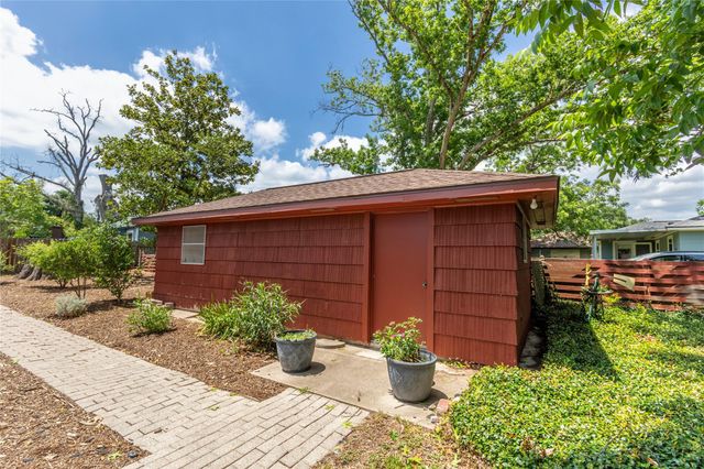 322 E O'bryant Street, Bellville, TX 77418