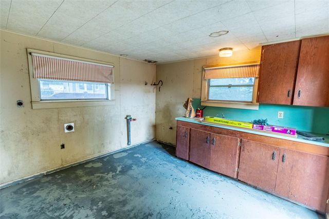 322 E O'bryant Street, Bellville, TX 77418