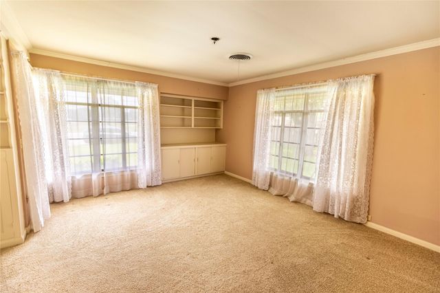 322 E O'bryant Street, Bellville, TX 77418