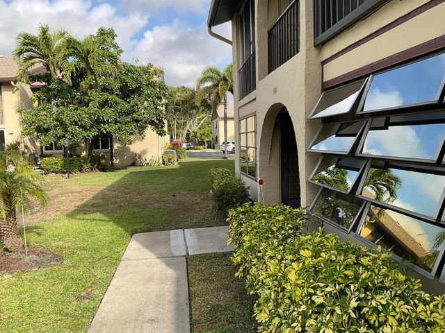 334 Pine Ridge Circle C-1, Greenacres, FL 33463