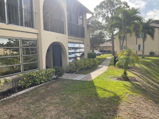 334 Pine Ridge Circle C-1, Greenacres, FL 33463