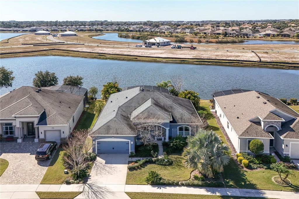 Image 2 of property listing at 2440 PAWTUCKET PASS, Mount Dora, FL 32757