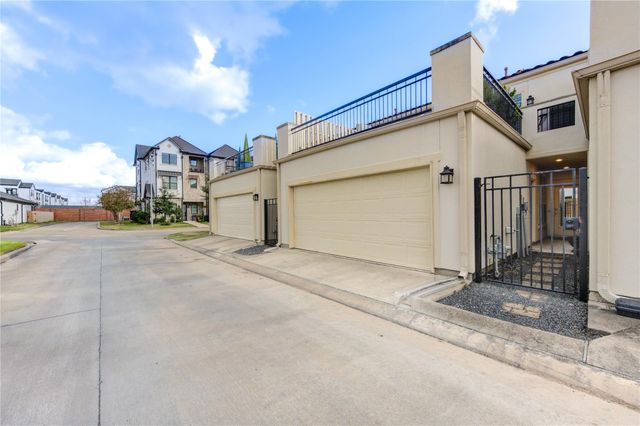 13606 Teal Bluff Lane, Houston, TX 77077