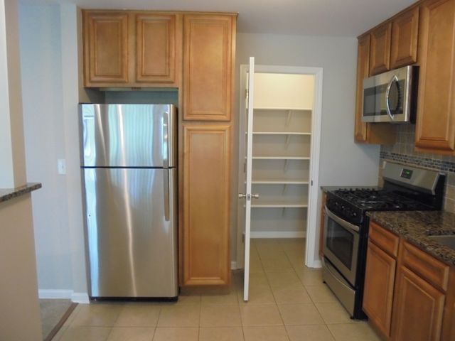 4730 Calvert Drive C2, Rolling Meadows, IL 60008