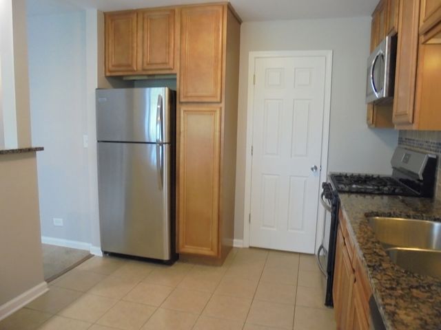 4730 Calvert Drive C2, Rolling Meadows, IL 60008