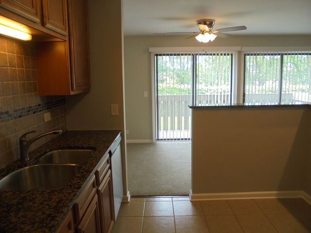 4730 Calvert Drive C2, Rolling Meadows, IL 60008