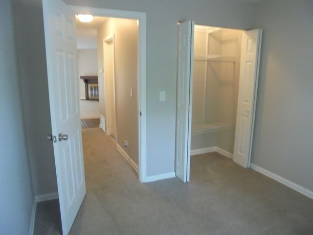 4730 Calvert Drive C2, Rolling Meadows, IL 60008