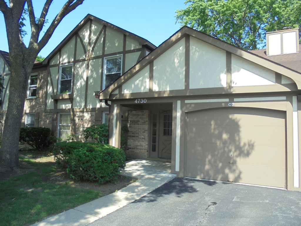 4730 Calvert Drive C2, Rolling Meadows, IL 60008